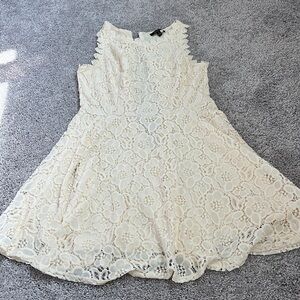Cream Lace Sleeveless Dress